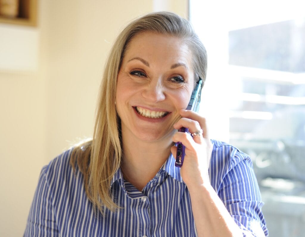 Melanie Schätzle von Pflege-Schätzle bei der persönlichen Beratung zur 24-Stunden-Betreuung